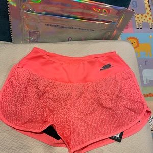 New Skechers leon pink shorts with inner layer and back pocket zipper Small S